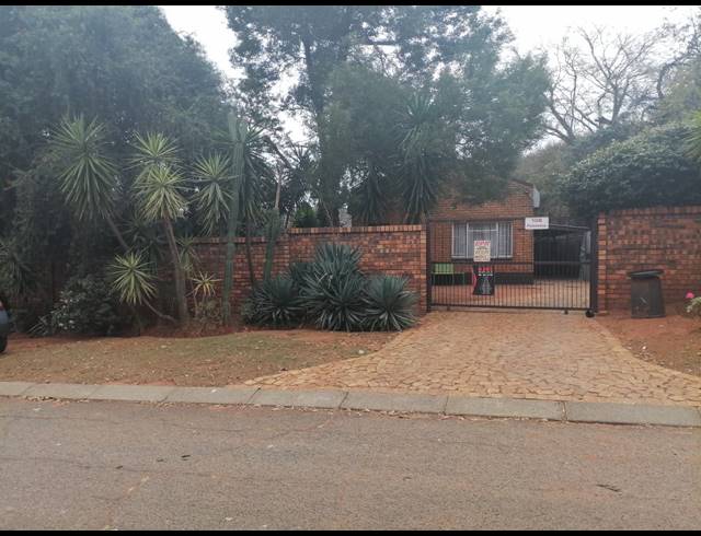 4 BEDROOM HOUSE FOR SALE IN GREENHILLS